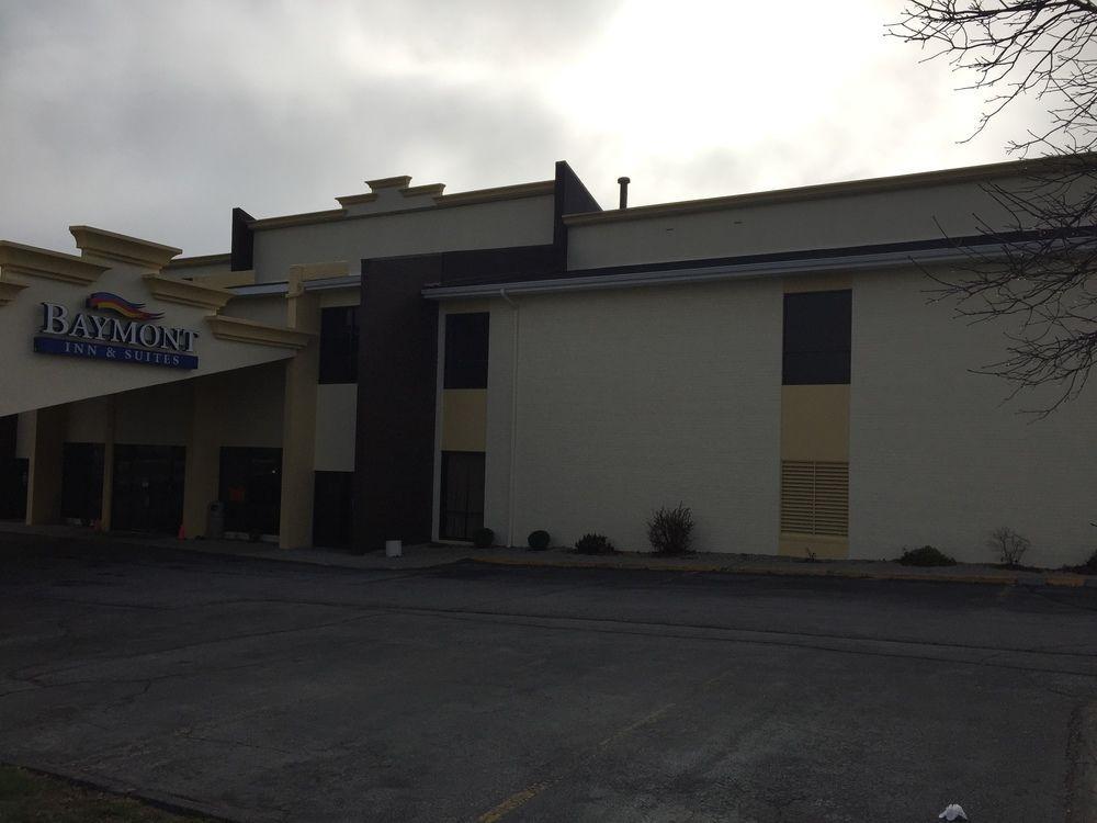 Baymont By Wyndham Kokomo Exterior photo
